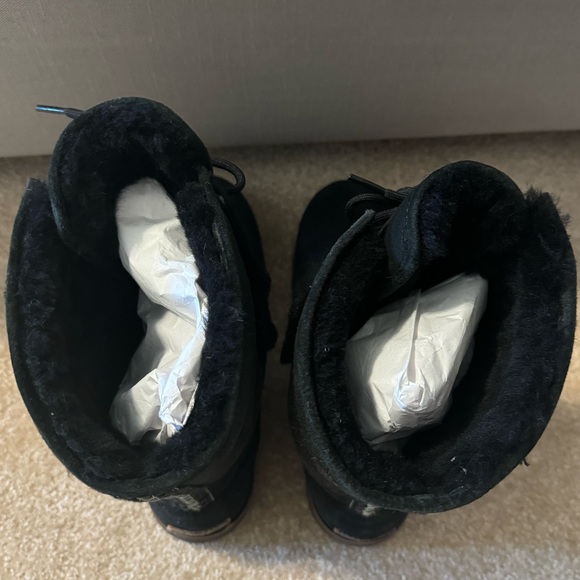 Women’s Ugg Boots size 9 - Picture 3 of 3